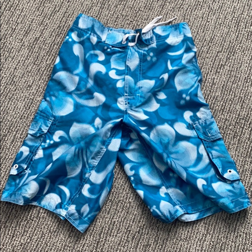 🔴 Boys Hawaiian Swim Trunks